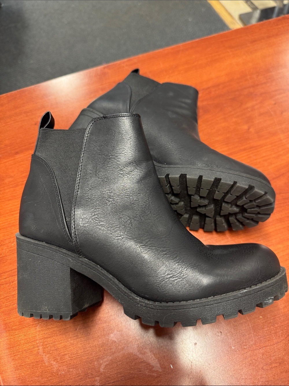 Dirty laundry boots size 8 // 092734